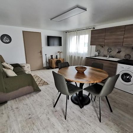 Gite - Chambres D'Hotes La Belle Helene Bressuire Exteriér fotografie