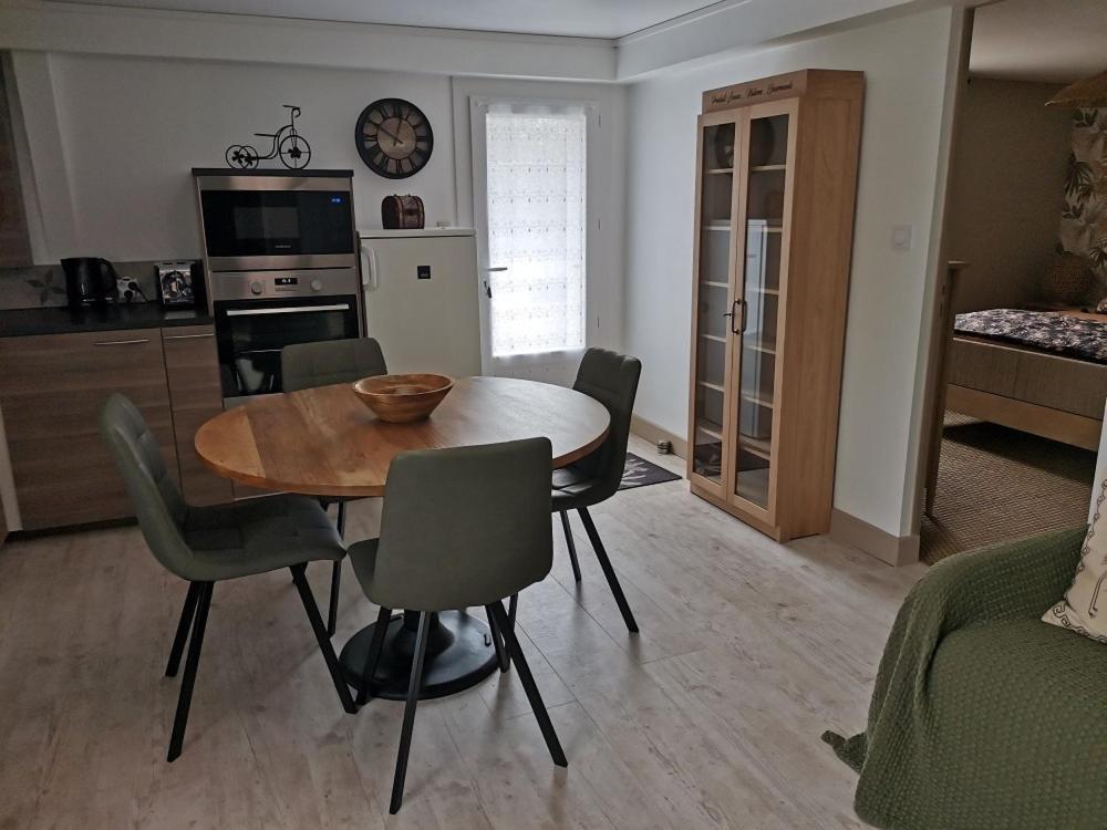 Gite - Chambres D'Hotes La Belle Helene Bressuire Exteriér fotografie